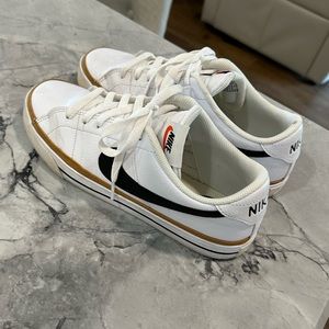 Nike Court legacy sneakers GUC